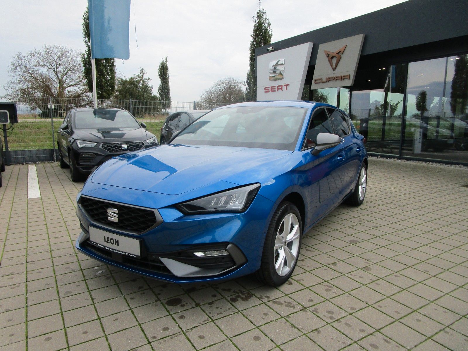 Seat Leon FR 1.5 eTSI DSG *NAVI*SHZ*PDC*ACC*